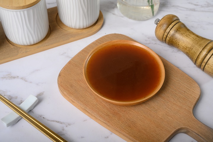 海鲜酱和蚝油有什么区别:调味方向与替换边界 海鲜酱和蚝油有什么区别:调味方向与替换边界